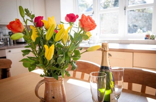 Musbury Cottage | Modern Cottage Retreat in Picturesque Devon Village