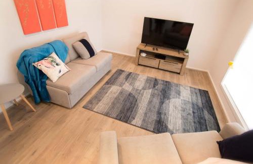 Seymour House | Modern Esprit Hotel with River Reserve Access - 10/10 Rating