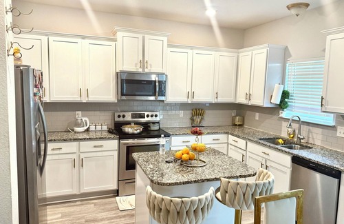 Killeen House | Contemporary family-friendly 4-bedroom home in Killeen, located near Fort Hood!