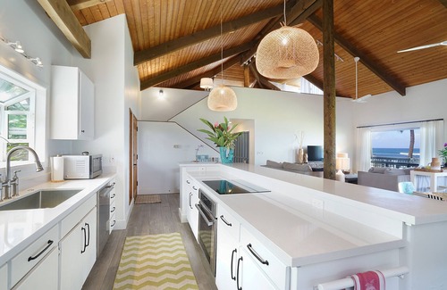 Mokuleia House | Modern Hawaii Retreat with Ocean View on North Shore Beach