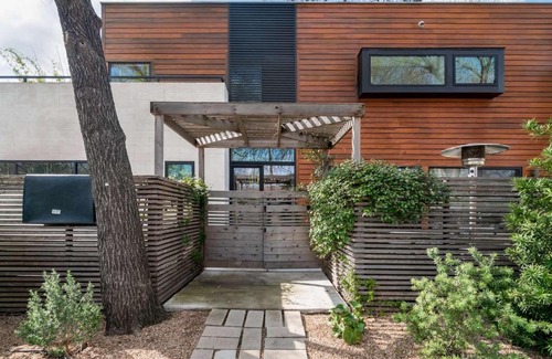 Holly House | Modern Downtown Austin Retreat with Full Kitchen Access