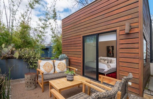 Holly House | Modern Downtown Austin Retreat with Full Kitchen Access