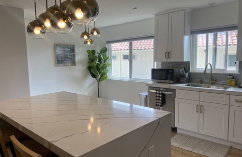 Pierpont Bay Apartment | Guest Rated 10/10: Modern Home in Ventura Keys with Pool