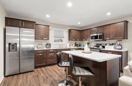 Fort Wayne House | Modern Retreat Close to Downtown FW with Family Amenities