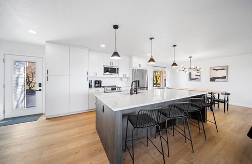 Willoughby House | Scenic Lakefront Home with Pet-Friendly Amenities