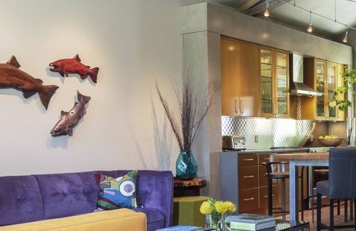 Whitefish House | Stylish 3BR Getaway - Steps to the Slopes with Hot Tub