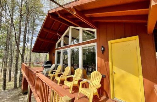 Londonderry Ski Chalet | Modern Magic Mountain Chalet Near Skiing and Hiking Adventures