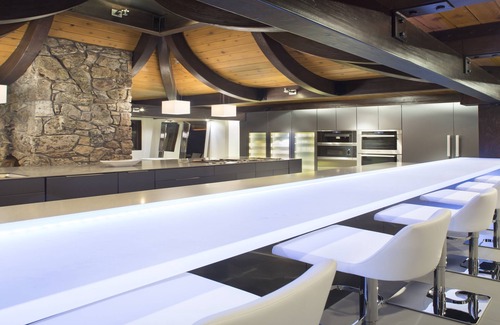 Woody Creek House | Modern McLain Flats Estate with Spa and Family Amenities