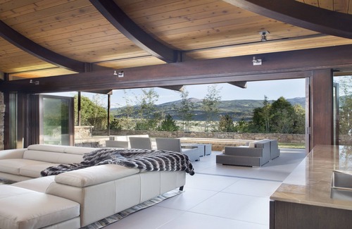 Woody Creek House | Modern McLain Flats Estate with Spa and Family Amenities