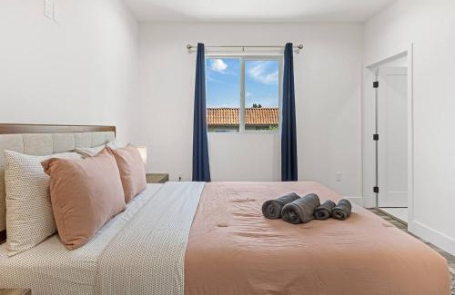 Wilshire House | Contemporary Retreat Hollywood & Dtla