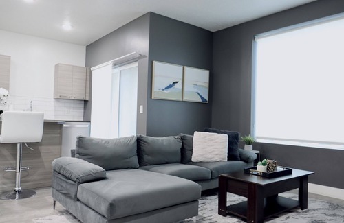Downtown Salt Lake City Apartment | Contemporary SLC Suite with Pool and Family-Friendly Amenities
