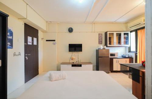 Kebagusan Apartment | Modern Studio Retreat at Kebagusan City Apartment