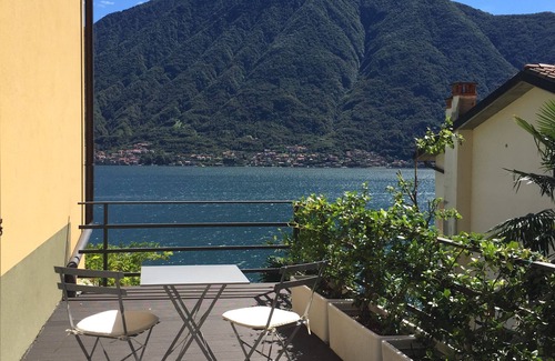 Sala Comacina Apartment | Contemporary Apartment with Pool and Lake Views, Rated 8.2