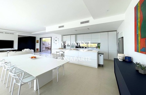 La Nartelle Villa | Contemporary villa near the beach with swimming pool and sea view - 5 suites