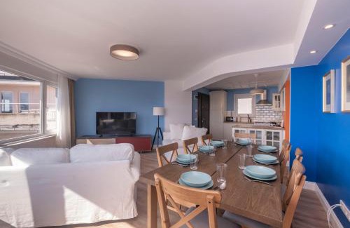 Kabatas Apartment | Contemporary Waterfront Apt with a Stunning View