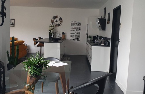 Quartier d'Orbigny House | Modern Hotel with Pool Steps from the Beach
