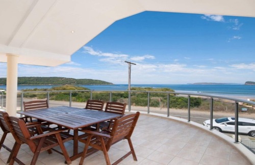 Umina Beach Apartment | Stylish Penthouse with Ocean Views at Umina Beach