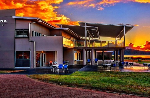 Umina Beach Apartment | Stylish Penthouse with Ocean Views at Umina Beach