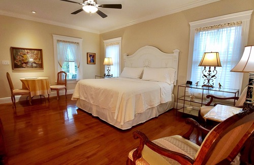Milton House | Contessa's Suite: Ocean View & Top Rated by Guests