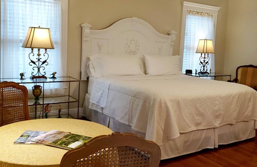 Milton House | Contessa's Suite: Ocean View & Top Rated by Guests