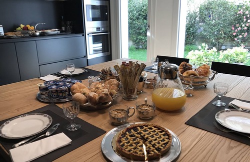 Acquabella House | Guest Rated 9.8: Conti Guest House with Spa & Family Amenities