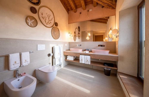 Puegnago del Garda Hotel | Discover Conti Thun Wine Resort: 10/10 Rated Getaway