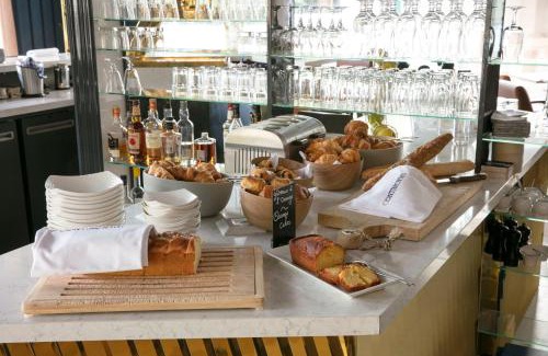 Centre Erlon Hotel | Pet-Friendly Continental Hotel with Top Amenities & 4 Stars