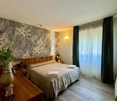 Lovere Hotel | Top-Rated Continental Hotel with Family-Friendly Amenities