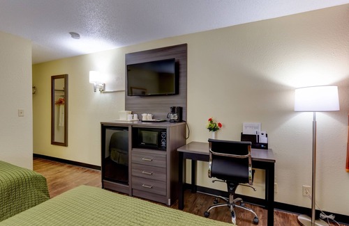 Hidden Valley Hotel | Budget-Friendly Continental Inn Charlotte with Breakfast & Kitchen
