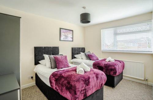 Pontlliw and Tircoed Apartment | Relax at The Twyn - Enjoy a TV in Every Bedroom!