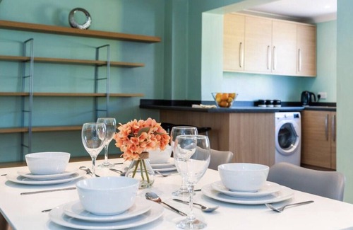 Stevenage House | Stylish Modern House in Stevenage with Free Parking