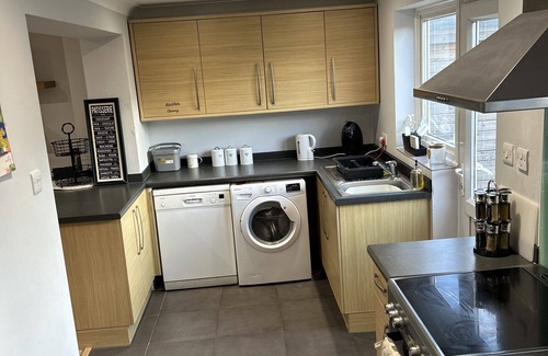 Stevenage House | Stylish Modern House in Stevenage with Free Parking