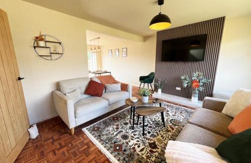 Yeovil House | Contractor Stays - Free Private Parking & Fast Wi-Fi