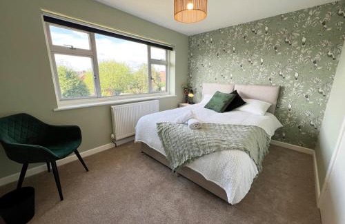 Yeovil House | Contractor Stays - Free Private Parking & Fast Wi-Fi