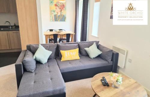 Stevenage Apartment | Stylish 2-Bed Apartment with Balcony in Old Town Stevenage