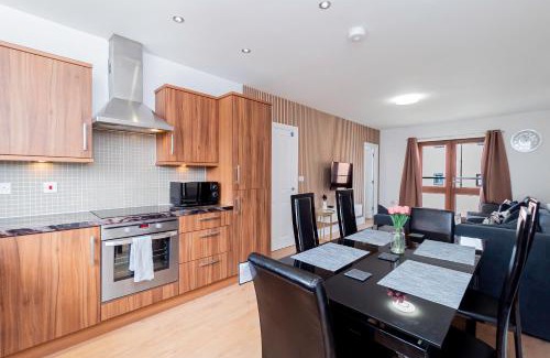 Sherborne St. John House | Contractors Wow! 5 Bedrooms 10 Guests Free Parking