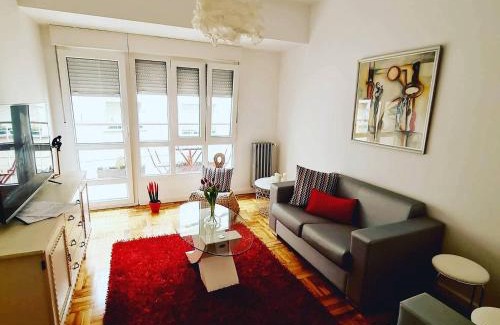 Monforte de Lemos Apartment | Experience Contrastes Ribeira Sacra: Family-Friendly Retreat