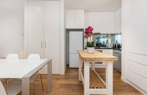 Carnegie Apartment | Convenient and Comfortable Stays in Carnegie with Ocean Views