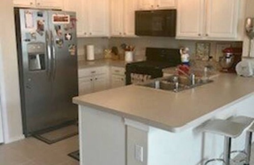 Mueller House | Immaculate Accommodations with Pet-Friendly Comforts