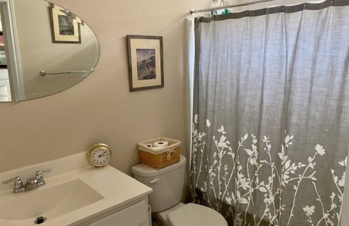 Mueller House | Immaculate Accommodations with Pet-Friendly Comforts