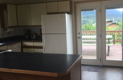 Salmon Creek House | Unforgettable Stay with Pool and Scenic Views Await!