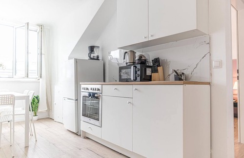 Meidling Apartment | Budget-Friendly 2BR Apartment Steps from U6 Station