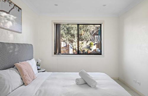 Liverpool House | Convenient 2BR Nest in Liverpool - Stay with Ease