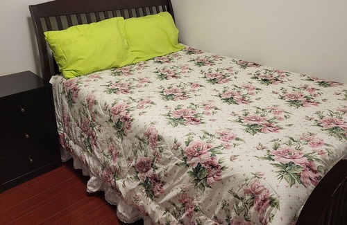 Hastings House | Convenient 3 bedroom suite near PNE