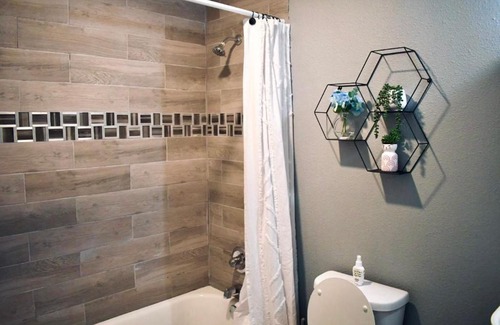 Park Place Apartment | Cozy Retreat Near Medical Center & Downtown Attractions