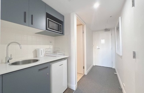 Chatswood Apartment | Convenient Comfy Studio Next to Chatswood Station