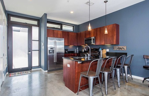 Zilker Condo | Good Vibrations: Family-Friendly Stay with Breakfast Included