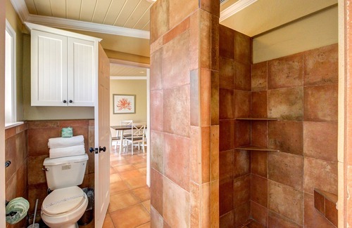 Holmes Beach Cabin | Inviting Cottage with Pool near Beach & Trolley Access