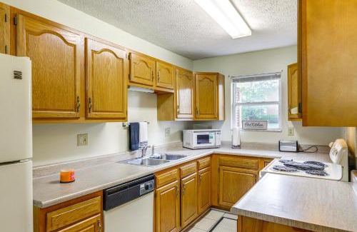 Dayton Apartment | Convenient Dayton Condo with Grill, Pet Friendly Retreat