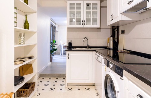 Kabatas Apartment | Convenient Flat with Garden Near Galataport - Family-Friendly